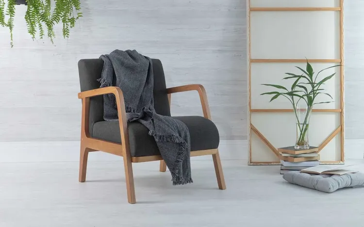 POLTRONA PARA RECEPÇÃO ESTOFADA PRETA ALFAZEMA VERNIZ AMENDOA TEC.999 PRETO 60,3X73X77 CM