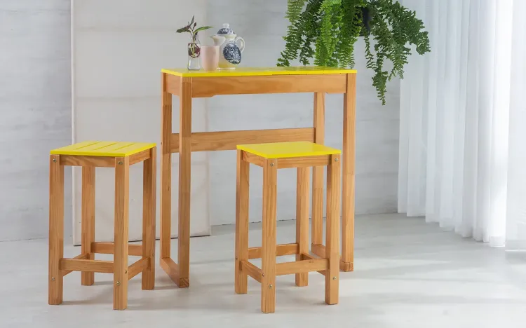 CONJUNTO BISTRÔ GOURMET ALTO DE MADEIRA MACIÇA TAEDA NOZES COM TAMPO COLORIDO OLGA - VERNIZ NÓZES/AMARELO 80CM