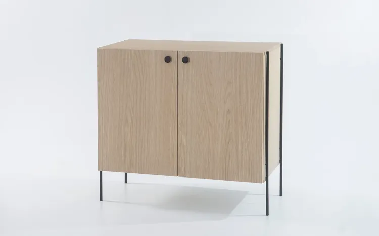 APARADOR BUFFET 2 PORTAS COM PÉS DE METAL TRAY MDF CARVALHO 82,5X41,5X75 CM