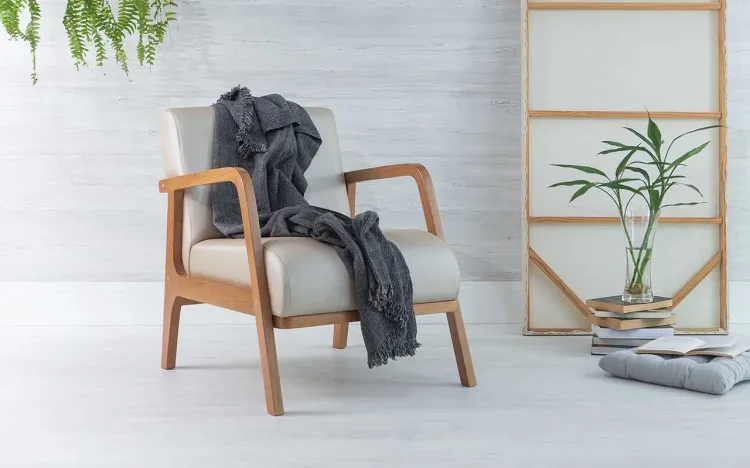 POLTRONA DE COURO SINTÉTICO BEGE PARA SALA ALFAZEMA VERNIZ AMENDOA TEC.1203 BEGE 60,3X73X77 CM