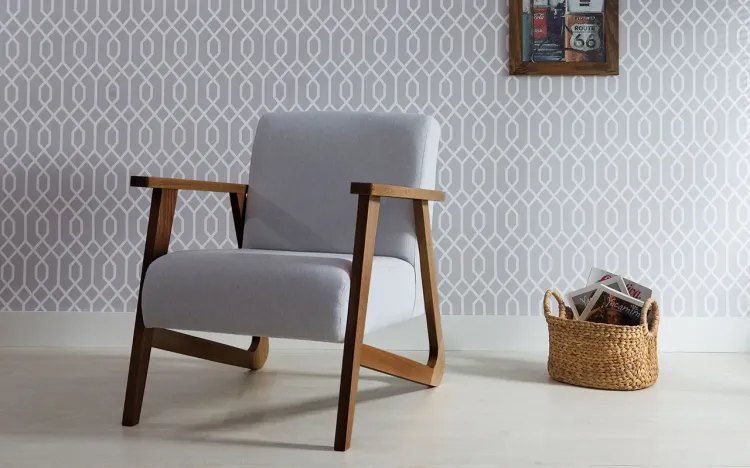 POLTRONA PARA QUARTO POLTRONA INDIVIDUAL DE MADEIRA ESTOFADA COR CINZA CLARO VERNIZ CAPUCCINO TEC.915 LIS 72X81X81 CM