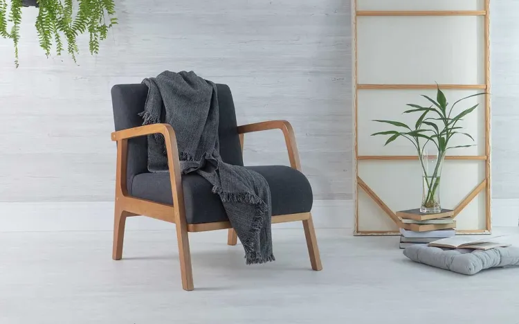 POLTRONA PARA SALA ESTOFADA ALFAZEMA VERNIZ AMENDOA TEC.997 CHUMBO 60,3X73X77 CM
