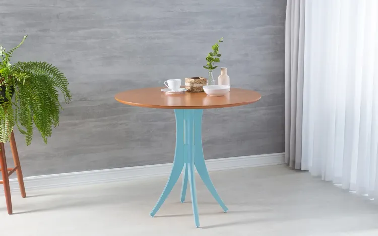 MESA DE JANTAR DE MADEIRA REDONDA JULIETTE 90X77CM JATOBÁ E AZUL BEBÊ