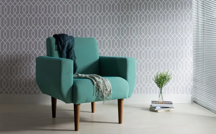 POLTRONA PARA SALA COM BRAÇOS PÉS DE MADEIRA ESTOFADA COR TURQUESA - CAPUCCINO \ TEC 950 - LIRIO - 80X76X84 CM