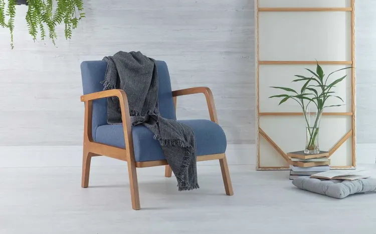 POLTRONA DE MADEIRA DECORATIVA ALFAZEMA VERNIZ AMENDOA TEC.930 AZUL CLARO 60,3X73X77 CM