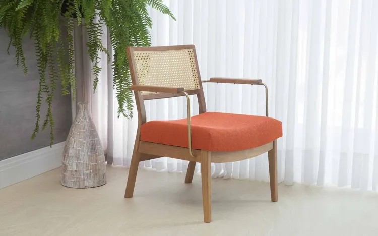 POLTRONA DECORATIVA COM METAL LAVANDA AÇO DOURADO VERNIZ AMENDOA TEC.918 SALMÃO 63,5X64X78 CM