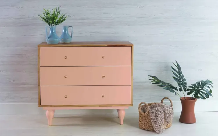 CÔMODA PEQUENA 3 GAVETAS DE MADEIRA MACIÇA RETRÔ SIDERAL PUXADOR BOLINHA NÓZES E ROSA BEBÊ 90X40X79,5CM