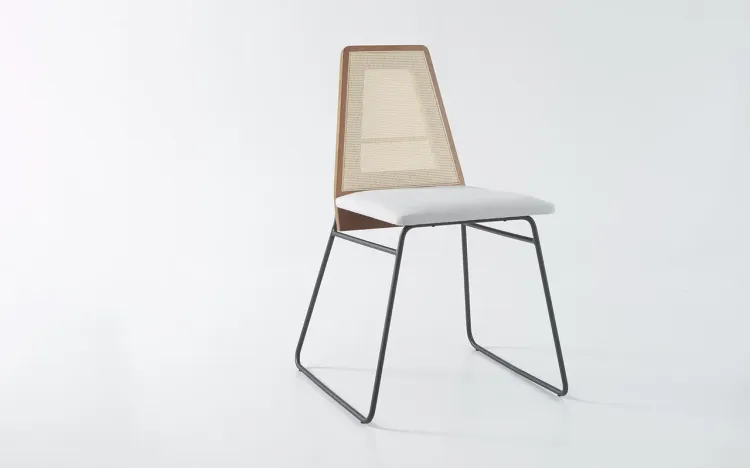 CADEIRA DE PALHINHA E METAL BEND 02 VERNIZ AMÊNDOA E TEC. 915 CINZA CLARO 51X51X81 CM