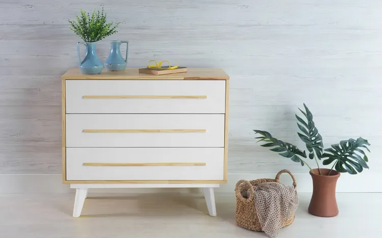CÔMODA BRANCA DE MADEIRA MACIÇA RETRÔ 3 GAVETAS CELESTE NATURAL E BRANCO 90X40X79,5CM