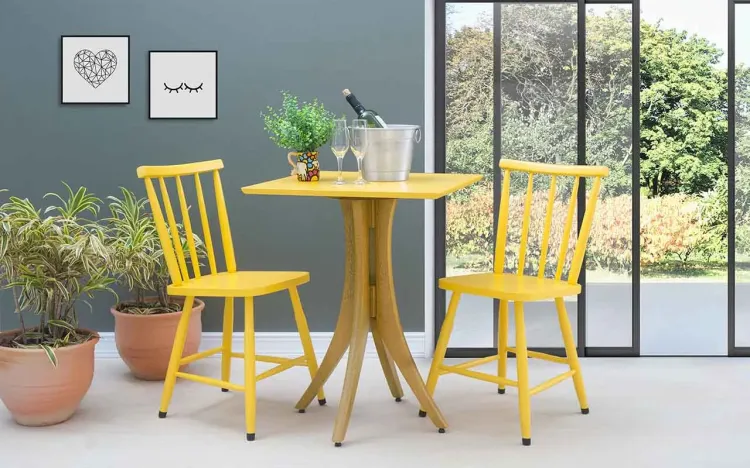MESA COM 2 CADEIRAS QUADRADA JULIETTE VERNIZ AMÊNDOA E AMARELO