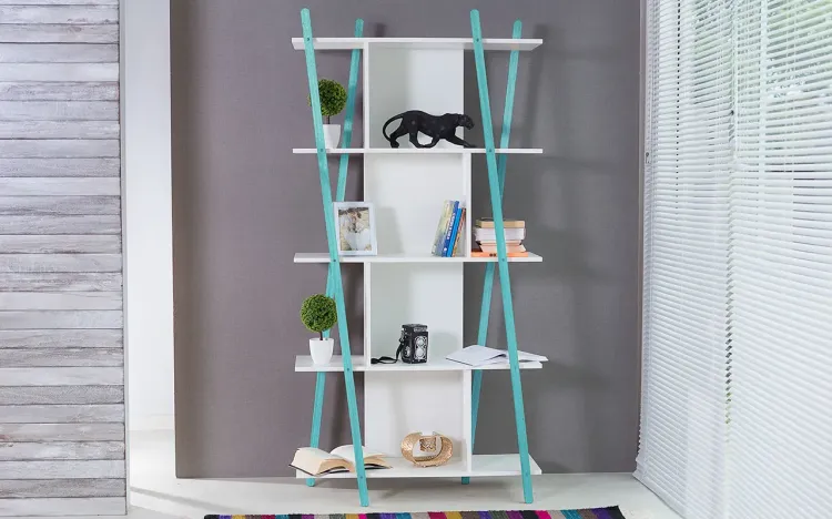 ESTANTE PEQUENA BRANCA 5 PRATELEIRAS COM PÉS DE MADEIRA COR AZUL  SUE 90X38X180 CM