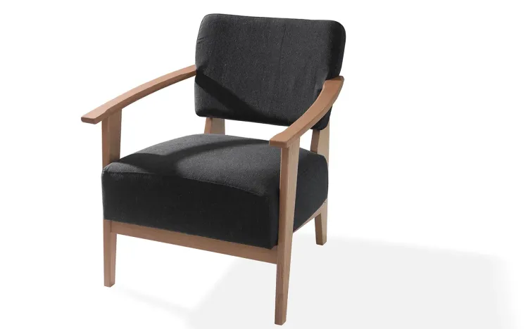POLTRONA COM BRAÇOS PRETA SAMAMBAIA VERNIZ AMENDOA TEC.999 72x66x82 CM