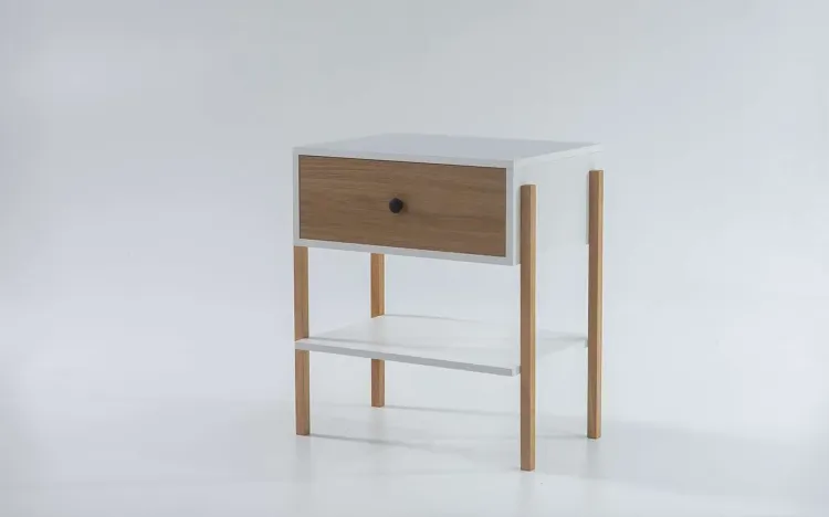 MESINHA LATERAL PARA QUARTO NASH MDF BRANCO COM DUAL E PÉS TAUARI 54X37X60 CM