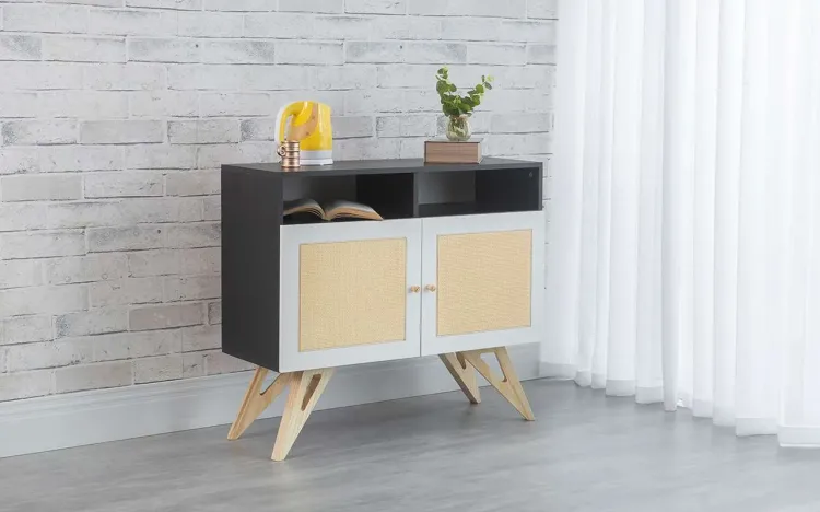 ARMÁRIO 2 PORTAS DE RATTAN COM NICHO FREDDIE PRETO COM BRANCO E TAEDA 90x35x79 CM