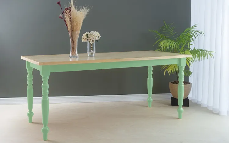 MESA COM PÉ TORNEADO CAMPESINA 180X80X75 CM TAMPO NATURAL PÉS LACA VERDE SÁLVIA