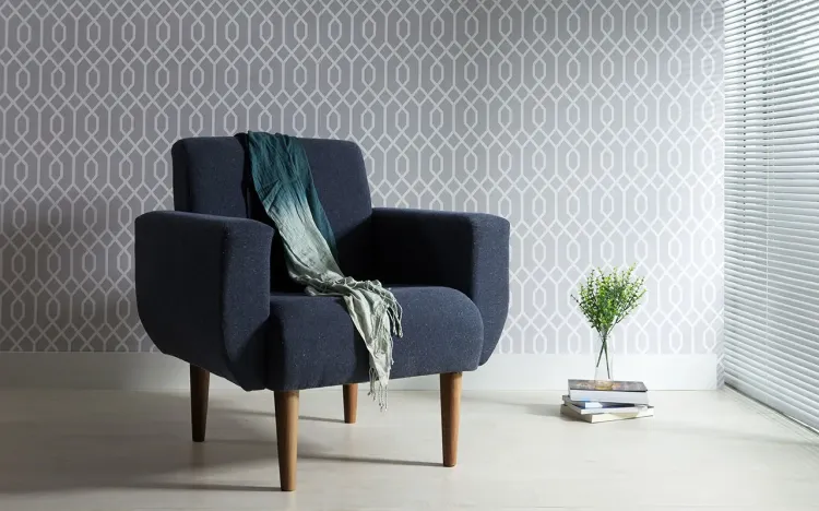 POLTRONA PARA SALA COM BRAÇOS PÉS DE MADEIRA ESTOFADA COR CHUMBO - CAPUCCINO \ TEC 997 - LIRIO - 80X76X84 CM