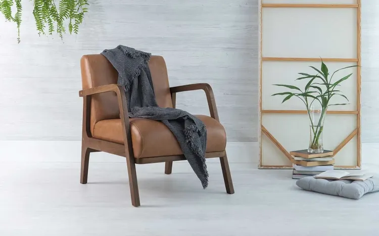 POLTRONA PARA SALA DE COURO SINTÉTICO MARROM ALFAZEMA VERNIZ CAPUCCINO TEC.1210 MARROM 60,3X73X77 CM