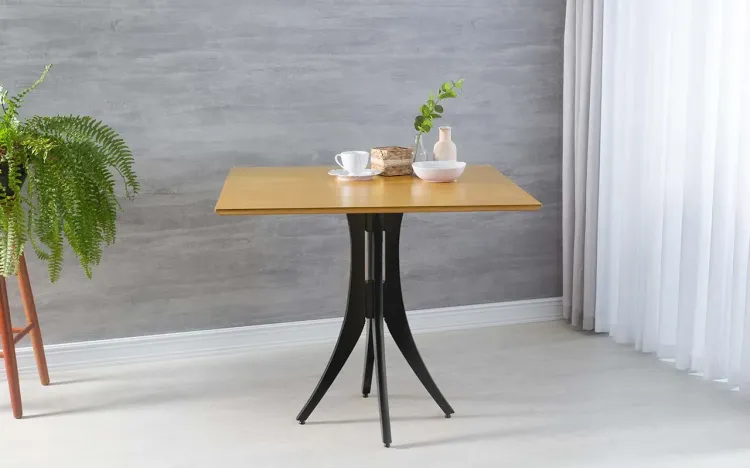 MESA PARA RESTAURANTE QUADRADA JULIETTE 90X90X77CM AMÊNDOA E PRETO