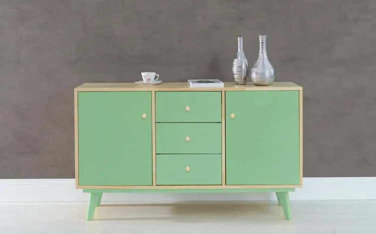 APARADOR BUFFET COM GAVETAS E 2 PORTAS PUXADOR BOLINHA CELESTE NATURAL E VERDE SÁLVIA 133X40X79,5 CM