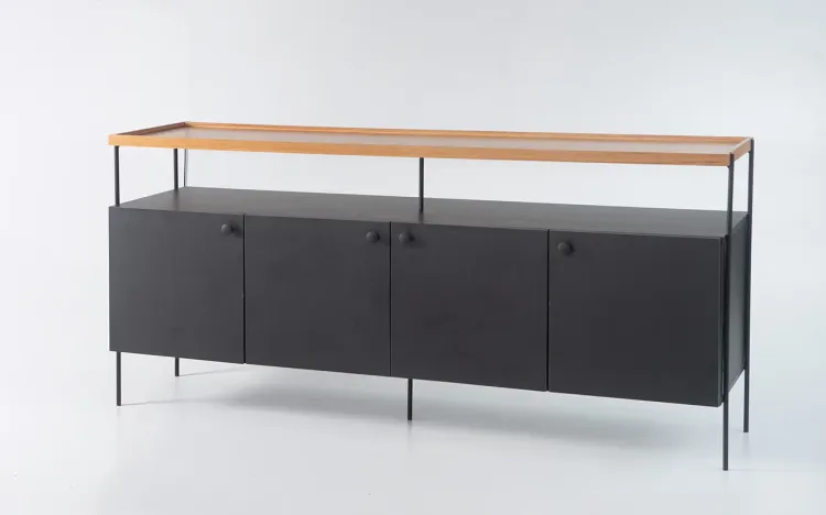 BALCÃO BUFFET COM PÉS DE METAL E TAMPO COM MADEIRA 4 PORTAS TRAY MDF PRETO 162,5X41,5X75 CM