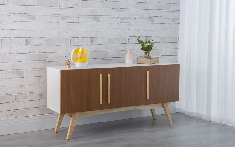 ARMÁRIO BUFFET PARA SALA DE JANTAR 3 PORTAS DOLORES BRANCO COM FREIJÓ E TAEDA 135x35x64,7 CM