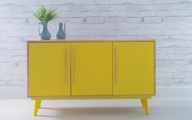 BUFFET PARA SALA 3 PORTAS DE MADEIRA MACIÇA AMARELO CELESTE 133X40X79,5 CM