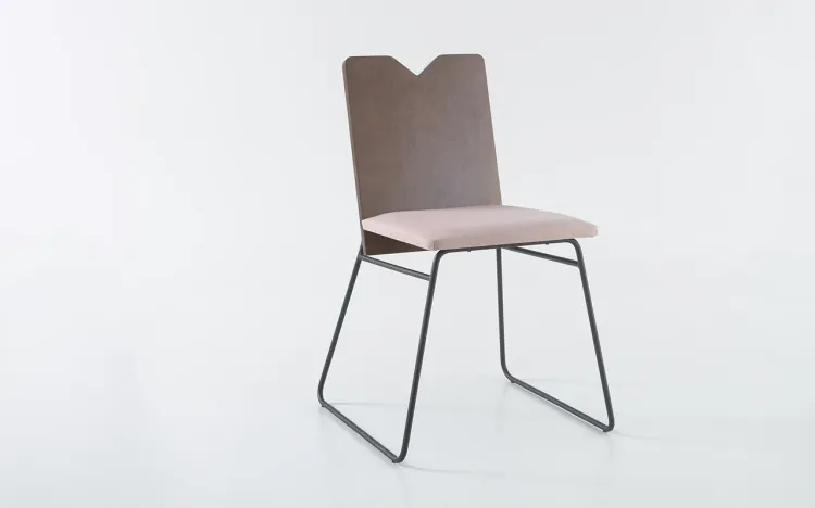 CADEIRA DE METAL PARA SALA DE JANTAR ESTOFADA BEND 05 VERNIZ CAPUCCINO E TEC. 315 ALGODÃO ROSA 51X51X81 CM