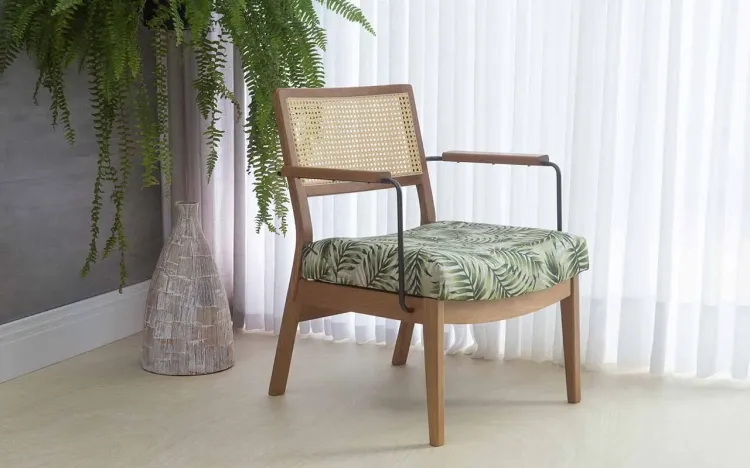 POLTRONA DE SALA COM BRAÇO DE METAL LAVANDA AÇO PRETO VERNIZ AMENDOA TEC.1865 FOLHAS 63,5X64X78 CM