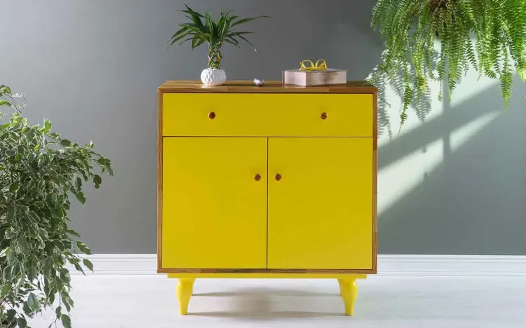 APARADOR COM GAVETA E 2 PORTAS SIDERAL PUXADOR BOLINHA NÓZES E AMARELO 90X48X98 CM
