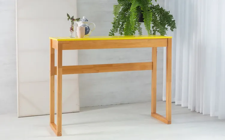 BANCADA GOURMET ALTA DE MADEIRA MACIÇA TAEDA NOZES COM TAMPO COLORIDO OLGA - VERNIZ NOZES/AMARELO 120X43X93,5CM