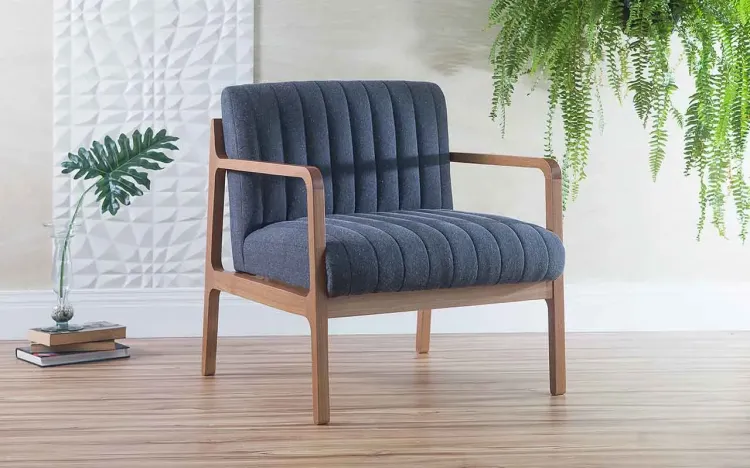 POLTRONA PARA SALA ESTOFADA CANELA VERNIZ AMENDOA TEC.997 COR CHUMBO 69X71X79 CM