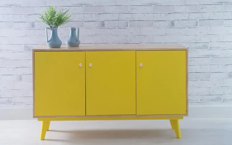 ARMÁRIO 3 PORTAS COM PRATELEIRA PUXADOR BOLINHA CELESTE - NATURAL E AMARELO 133X40X79,5 CM