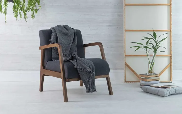 POLTRONA MODERNA DE MADEIRA ESTOFADA ALFAZEMA VERNIZ CAPUCCINO TEC.997 CHUMBO 60,3X73X77 CM