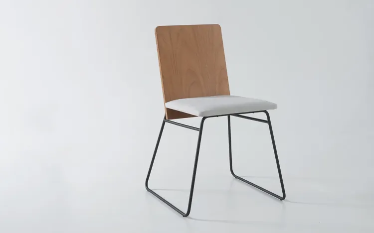 CADEIRA DE METAL PARA SALA DE JANTAR ESTOFADA BEND 06 VERNIZ JATOBÁ E TEC. 915 ALGODÃO CINZA CLARO 51X51X81 CM