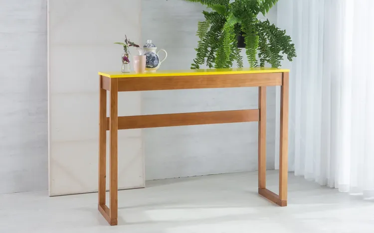 BANCADA GOURMET ALTA DE MADEIRA TAEDA COM TAMPO MDF MACIÇO OLGA VERNIZ CAPUCCINO E AMARELO 120X43X93,5CM