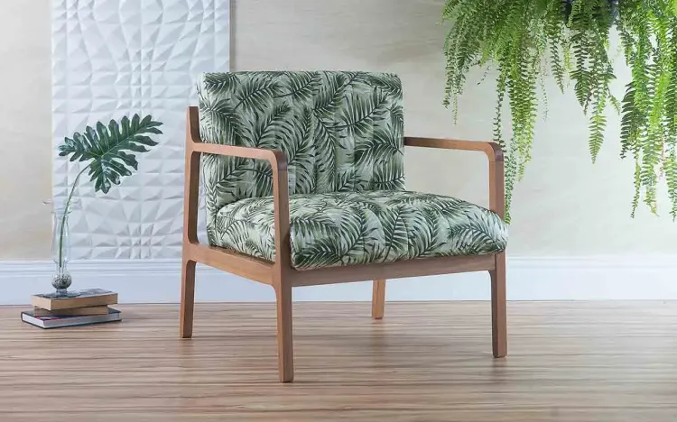 POLTRONA PARA SALA ESTOFADA CANELA VERNIZ AMENDOA TEC.1865 COR FOLHAS 69X71X79 CM