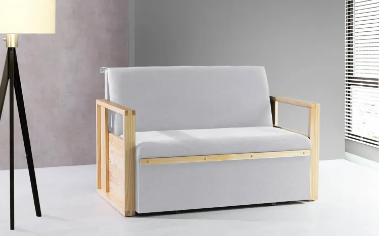 SOFÁ CAMA DE CASAL MADEIRA AKROPI - SOFÁ RETRÁTIL ESTOFADO VERNIZ NATURAL TECIDO CINZA CLARO - 128X90X85CM