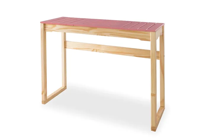 MESA GOURMET ALTA DE MADEIRA MACIÇA TAEDA NATURAL COM TAMPO COLORIDO OLGA VERNIZ NATURAL E ROSA CORAL 120X43X93,5CM