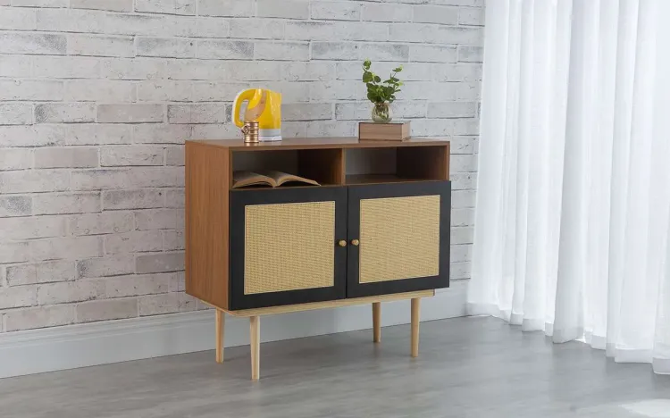 BALCÃO BUFFET PARA SALA DE JANTAR 2 PORTAS DE PALHINHA COM NICHO CHARLIE FREIJÓ COM PRETO E TAEDA 90x35x79 CM
