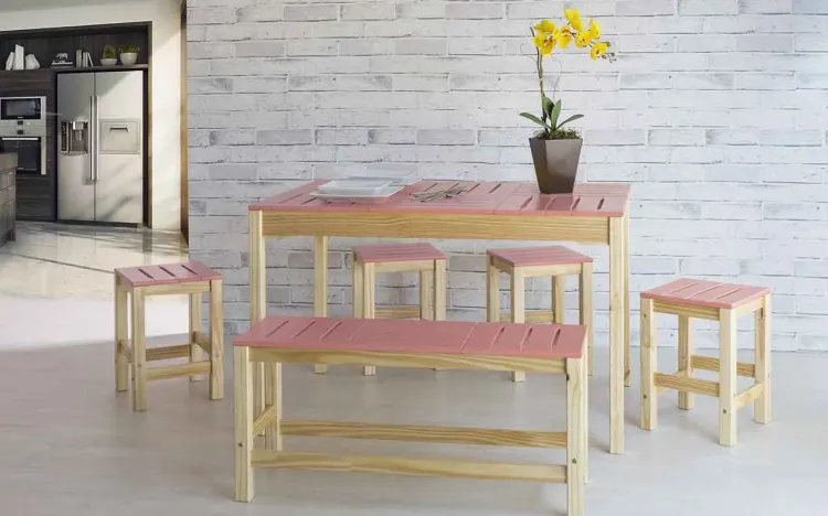 CONJUNTO GOURMET BISTRÔ BAIXO DE MADEIRA MACIÇA TAEDA OLGA VERNIZ NATURAL E ROSA CORAL 120X80X75CM