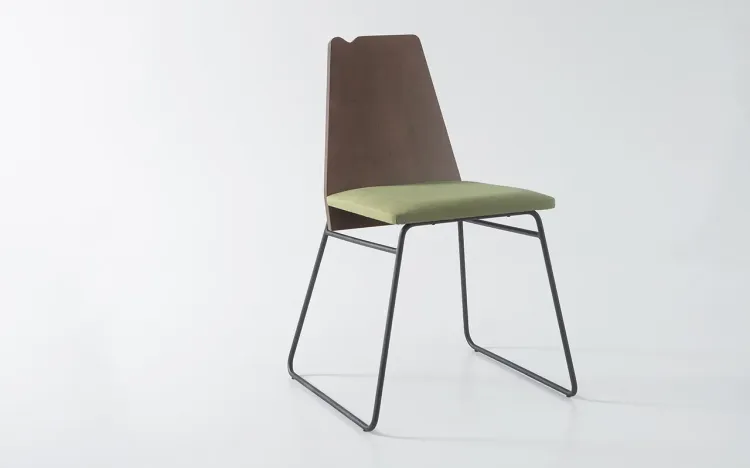 CADEIRA ESTOFADA COM METAL BEND 01 VERNIZ CAPUCCINO E TEC. 121 ALGODÃO VERDE MUSGO 51X51X81 CM