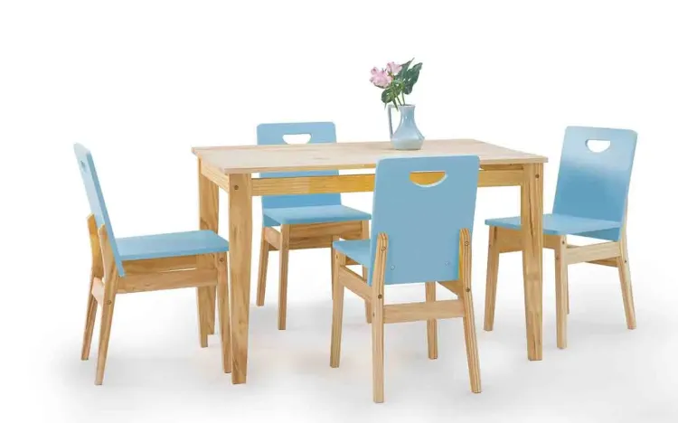 SALA DE JANTAR COM MESA E 4 CADEIRAS TUCUPI 120CM ACABAMENTO STAIN NATURAL E AZUL BEBÊ