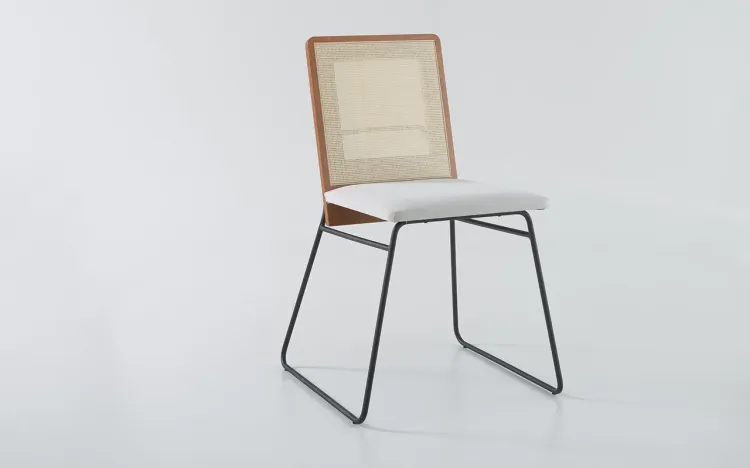 CADEIRA DE METAL COM ASSENTO ESTOFADO BEND 04 VERNIZ JATOBÁ E TEC. 003 ALGODÃO OFF WHITE 51X51X81 CM
