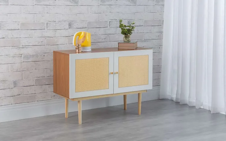BALCÃO BUFFET PARA SALA DE JANTAR 2 PORTAS DE PALHINHA CHARLIE FREIJÓ COM BRANCO E TAEDA 90x35x64,7 CM