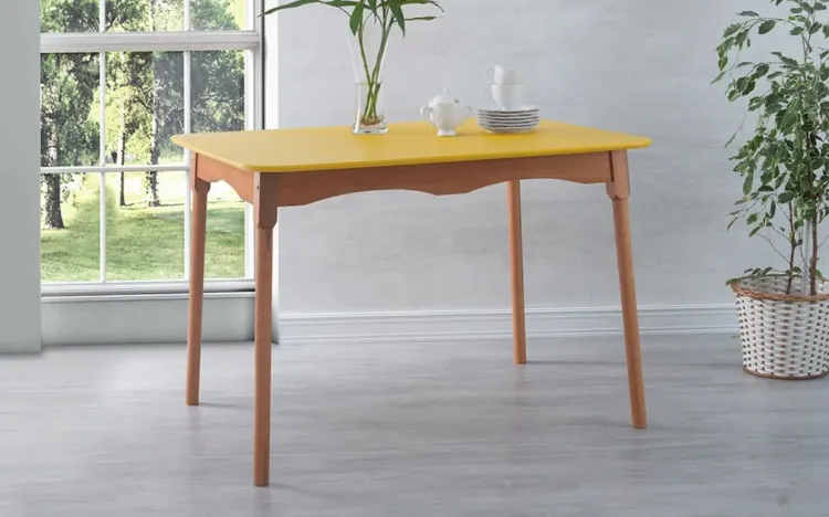 MESA DE JANTAR RETRÔ MIMO BASE VERNIZ JATOBÁ E TAMPO LACA AMARELO 110X80X76CM