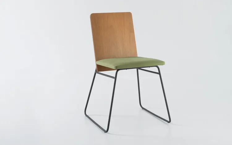 CADEIRA ESTOFADA COM METAL BEND 06 VERNIZ AMÊNDOA E TEC. 121 VERDE MUSGO 51X51X81 CM