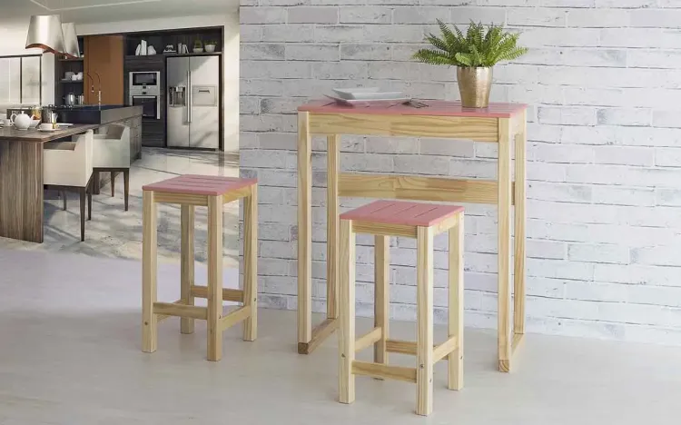 CONJUNTO BISTRÔ GOURMET ALTO DE MADEIRA MACIÇA TAEDA NATURAL COM TAMPO COLORIDO OLGA VERNIZ NATURAL E ROSA CORAL 80CM