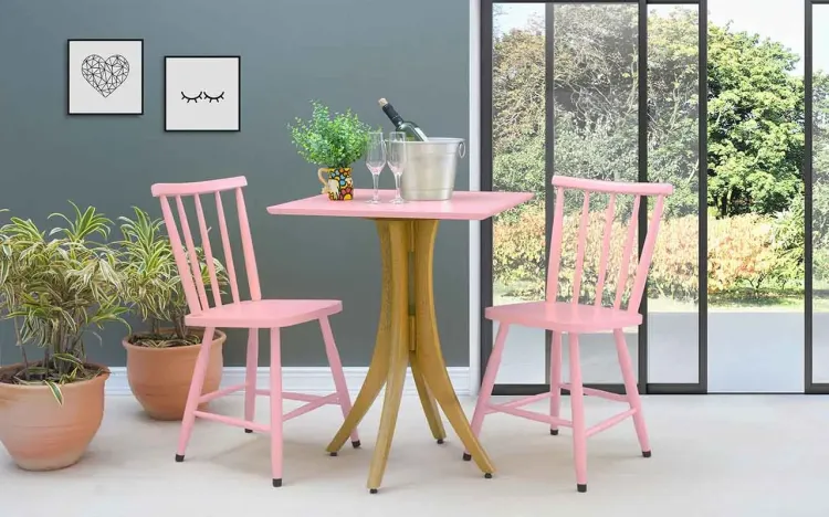 MESA BISTRÔ QUADRADA COM 2 CADEIRAS JULIETTE VERNIZ AMÊNDOA E ROSA BEBÊ