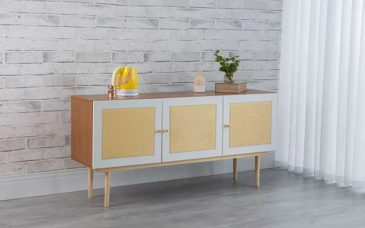 BALCÃO BUFFET PARA SALA DE JANTAR 3 PORTAS DE PALHINHA CHARLIE FREIJÓ COM BRANCO E TAEDA 135x35x64,7 CM