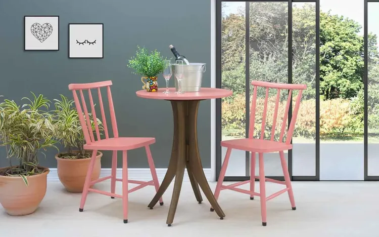 CONJUNTO MESA BISTRÔ REDONDA COM 2 CADEIRAS JULIETTE NOGUEIRA E ROSA CORAL